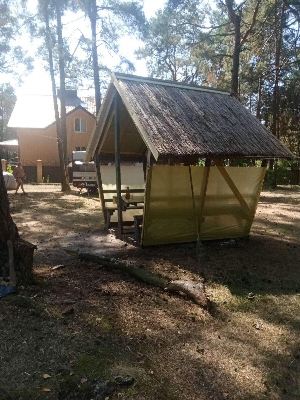 Альтанка біля стаціонару