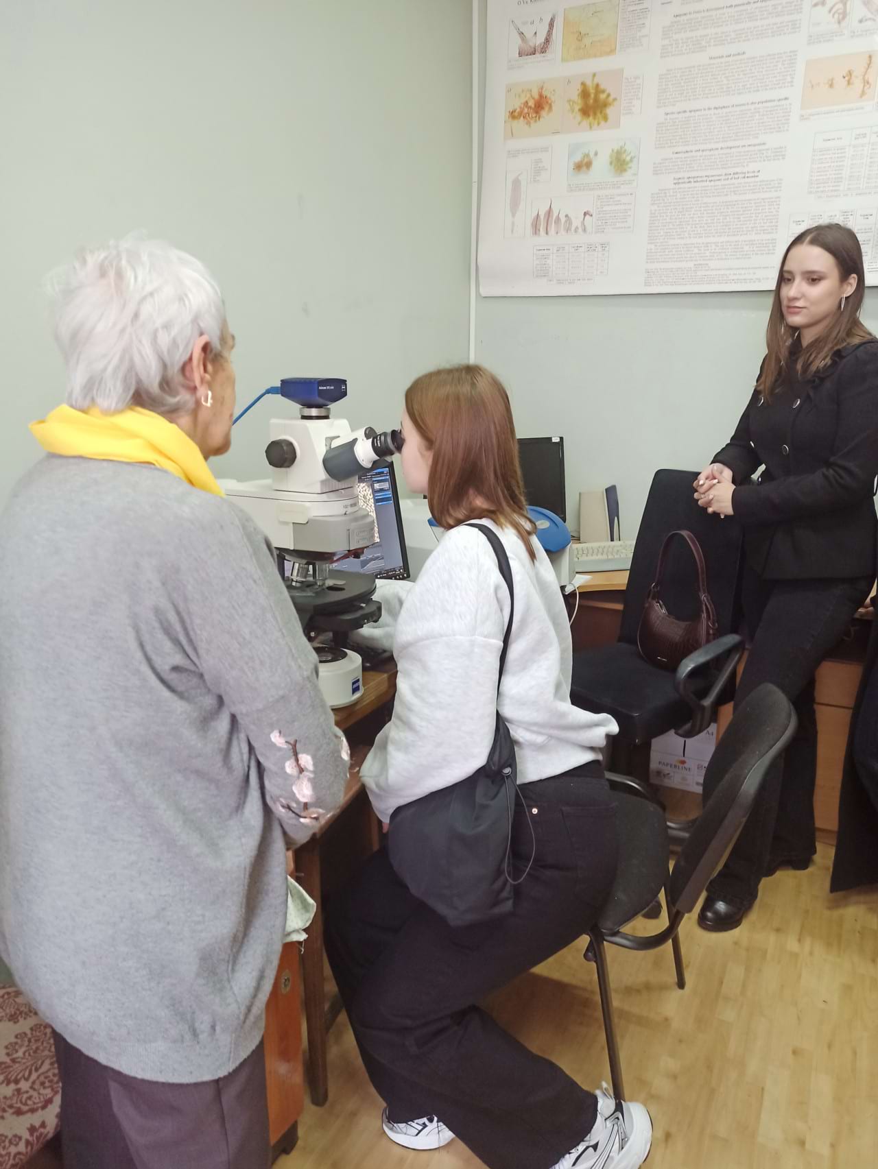 05 Ознайомлення з роботою на флуоресцентному мікроскопі 05 Ознайомлення з роботою на флуоресцентному мікроскопі